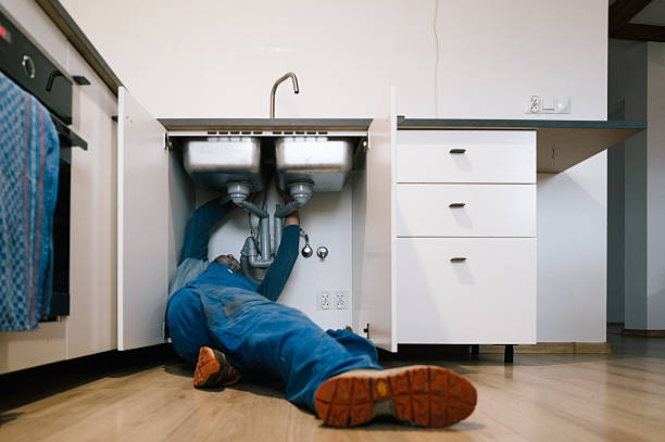 Professional Emergency Plumber technician working in Pingree, ID